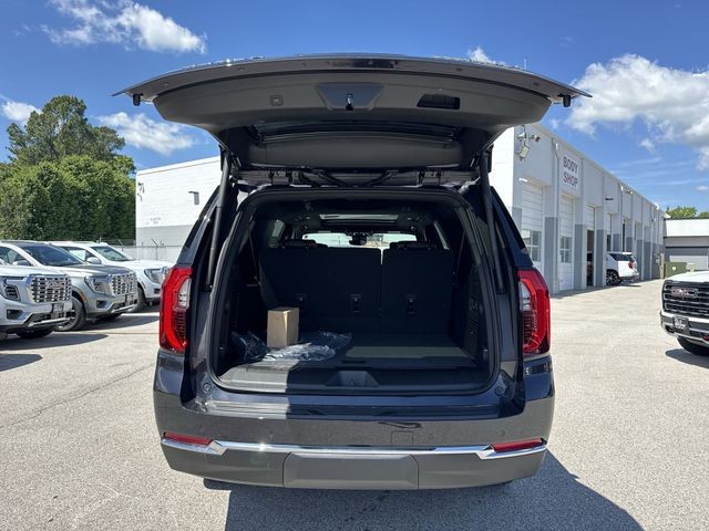 GMC Yukon XL Vehicle Full-screen Gallery Image 25