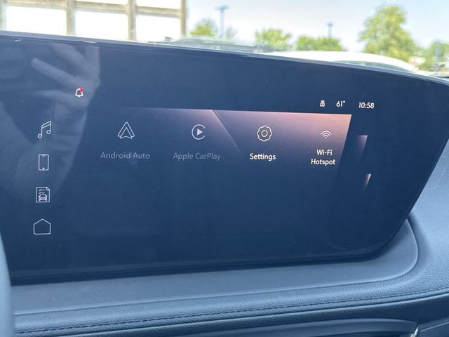 Buick Encore GX Vehicle Full-screen Gallery Image 16