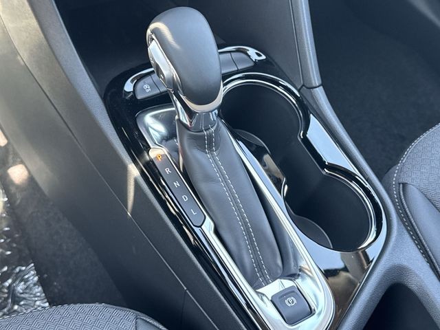 Buick Encore GX Vehicle Full-screen Gallery Image 19