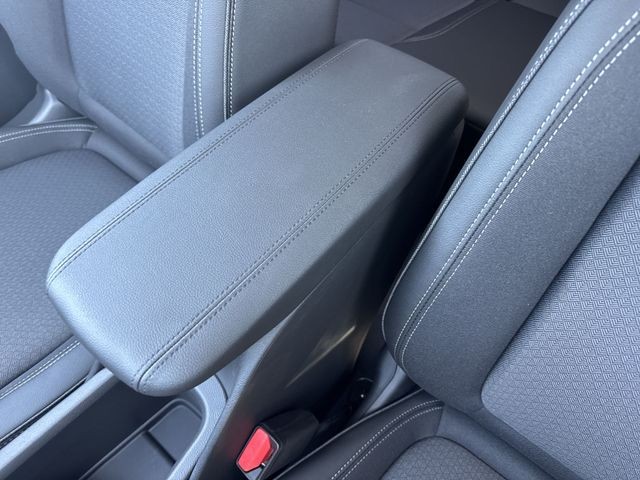 Buick Encore GX Vehicle Full-screen Gallery Image 20