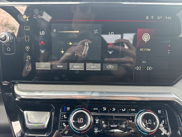 GMC Sierra 1500 Vehicle Full-screen Gallery Image 19