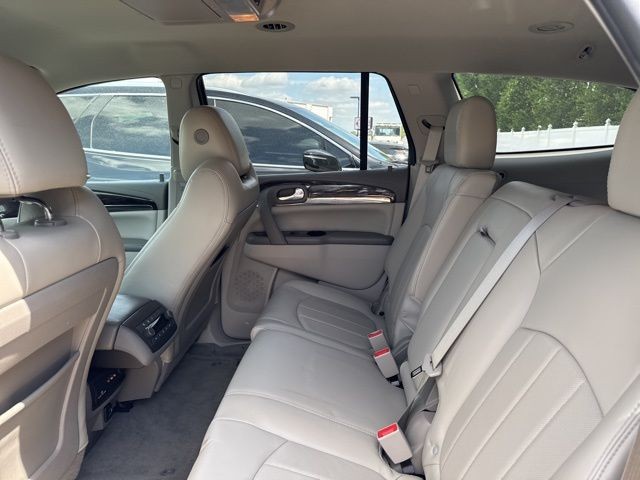 Buick Enclave Vehicle Full-screen Gallery Image 07