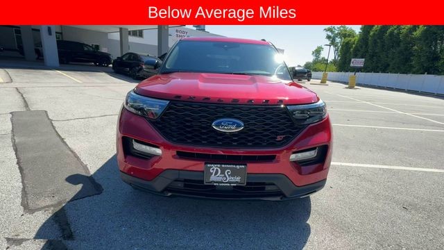 Ford Explorer Vehicle Full-screen Gallery Image 03