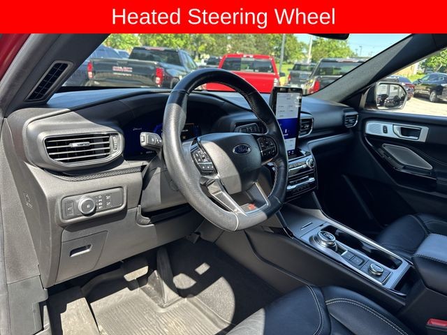 Ford Explorer Vehicle Full-screen Gallery Image 13