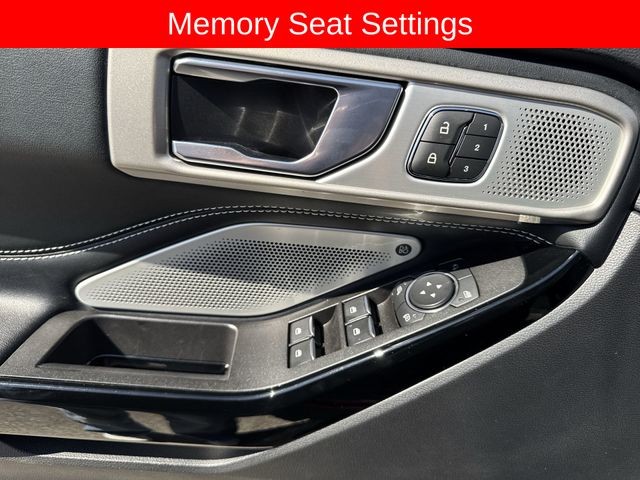 Ford Explorer Vehicle Full-screen Gallery Image 28