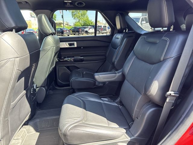 Ford Explorer Vehicle Full-screen Gallery Image 30