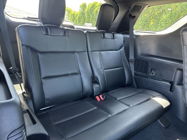 Ford Explorer Vehicle Full-screen Gallery Image 32