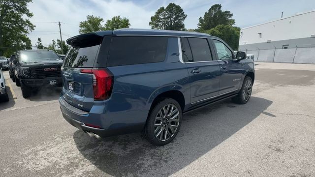 GMC Yukon XL Vehicle Full-screen Gallery Image 08