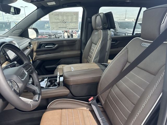 GMC Yukon XL Vehicle Full-screen Gallery Image 11