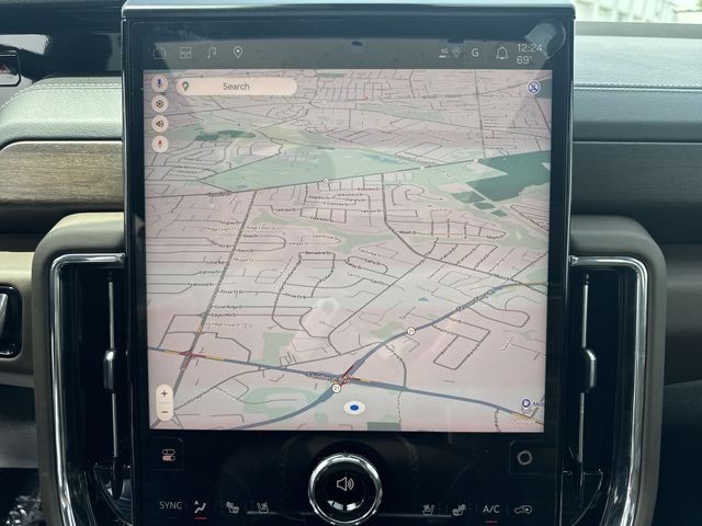 GMC Yukon XL Vehicle Full-screen Gallery Image 18