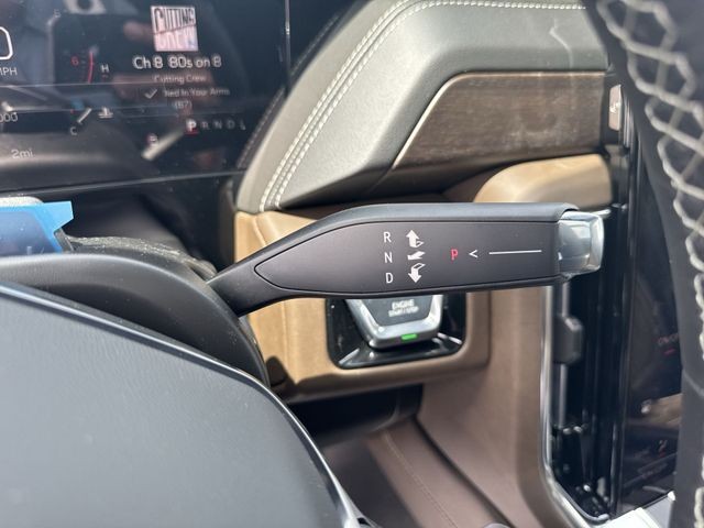 GMC Yukon XL Vehicle Full-screen Gallery Image 20