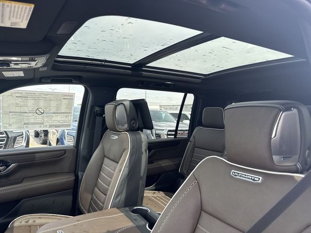 GMC Yukon XL Vehicle Full-screen Gallery Image 22