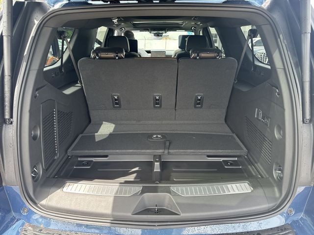GMC Yukon XL Vehicle Full-screen Gallery Image 25