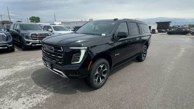 GMC Yukon XL Vehicle Full-screen Gallery Image 04
