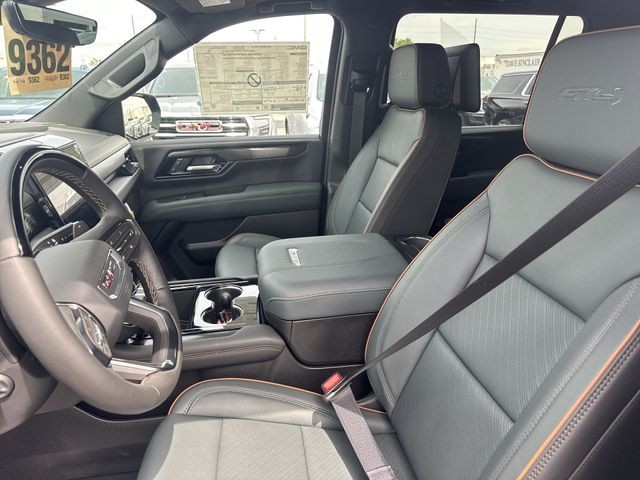 GMC Yukon XL Vehicle Full-screen Gallery Image 11