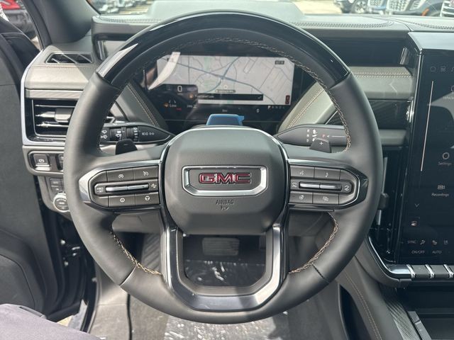 GMC Yukon XL Vehicle Full-screen Gallery Image 14