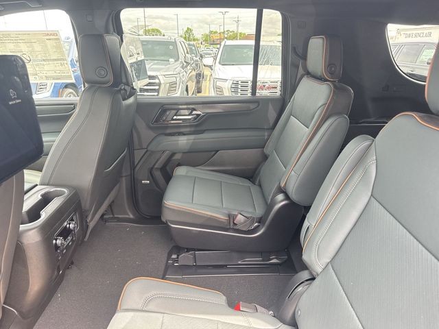 GMC Yukon XL Vehicle Full-screen Gallery Image 23