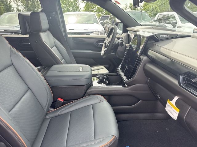 GMC Yukon XL Vehicle Full-screen Gallery Image 26
