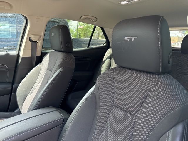 Buick Envision Vehicle Full-screen Gallery Image 11