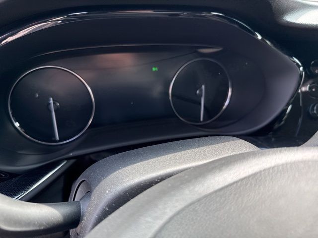 Buick Envision Vehicle Full-screen Gallery Image 13