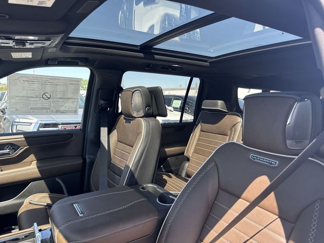 GMC Yukon XL Vehicle Full-screen Gallery Image 22