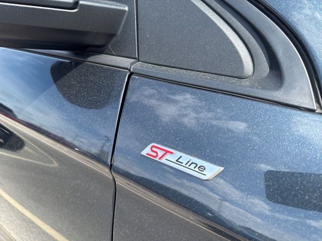 Ford Edge Vehicle Full-screen Gallery Image 09