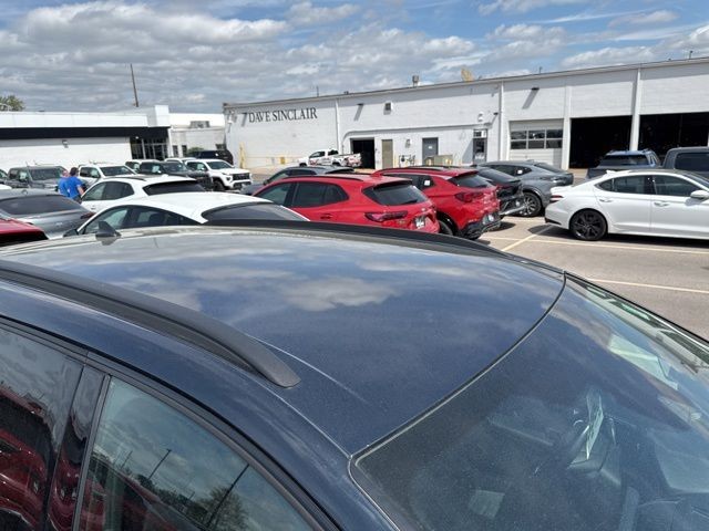 Ford Edge Vehicle Full-screen Gallery Image 11