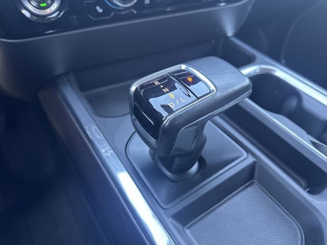 GMC Sierra 1500 Vehicle Full-screen Gallery Image 19