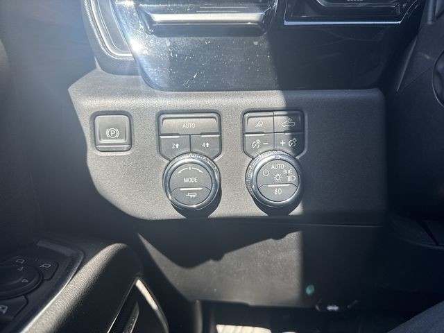 GMC Sierra 1500 Vehicle Full-screen Gallery Image 21