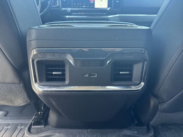 GMC Sierra 1500 Vehicle Full-screen Gallery Image 24