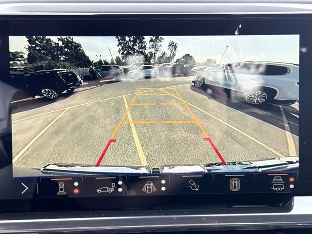 GMC Sierra 1500 Vehicle Full-screen Gallery Image 17