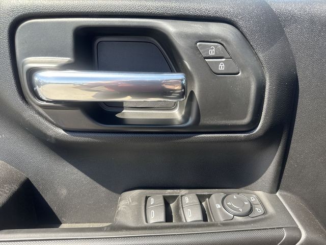 GMC Sierra 1500 Vehicle Full-screen Gallery Image 13