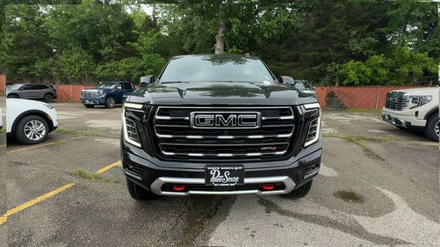 GMC Yukon Vehicle Full-screen Gallery Image 03