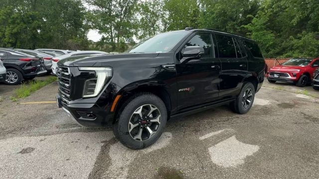 GMC Yukon Vehicle Full-screen Gallery Image 04