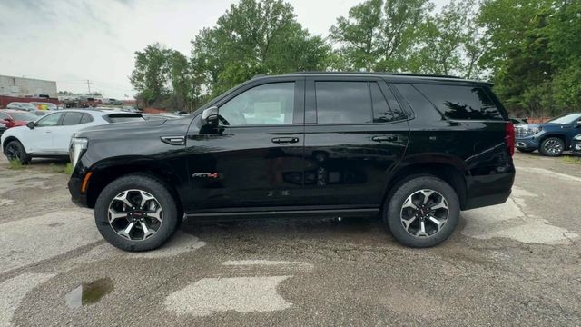 GMC Yukon Vehicle Full-screen Gallery Image 05
