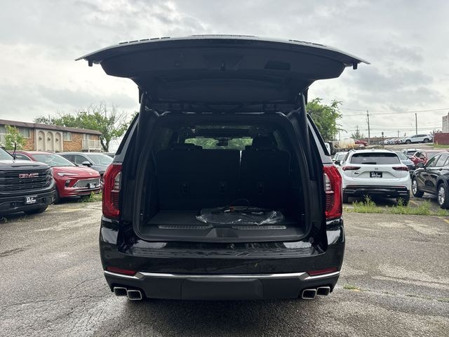 GMC Yukon Vehicle Full-screen Gallery Image 25