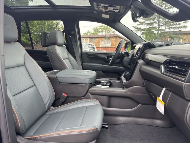 GMC Yukon Vehicle Full-screen Gallery Image 26