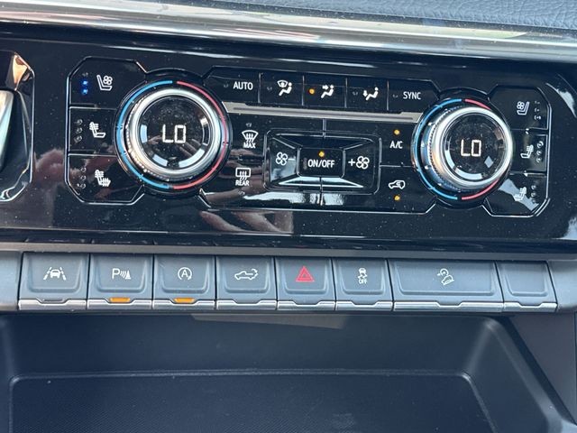 GMC Sierra 1500 Vehicle Full-screen Gallery Image 19