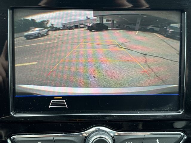 Buick Encore Vehicle Full-screen Gallery Image 18