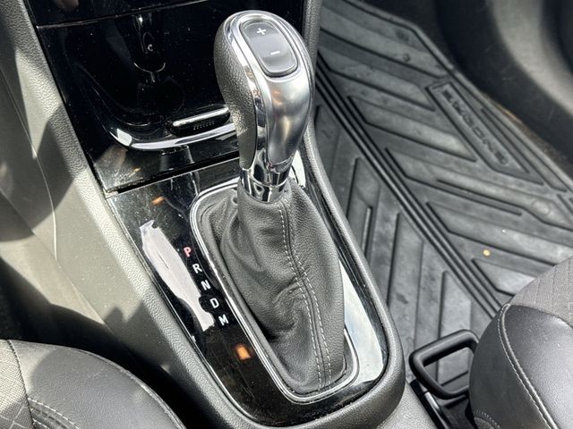 Buick Encore Vehicle Full-screen Gallery Image 19