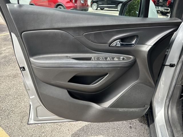 Buick Encore Vehicle Full-screen Gallery Image 24
