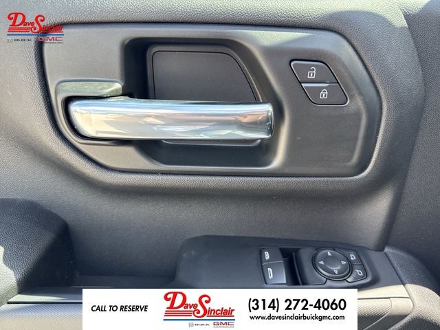 GMC Sierra 1500 Vehicle Full-screen Gallery Image 13