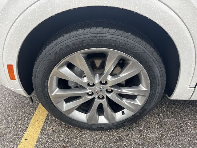 Buick Envision Vehicle Full-screen Gallery Image 10