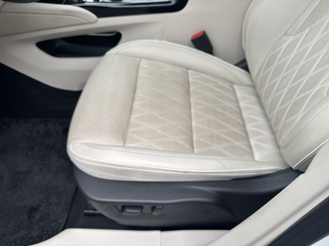 Buick Envision Vehicle Full-screen Gallery Image 12