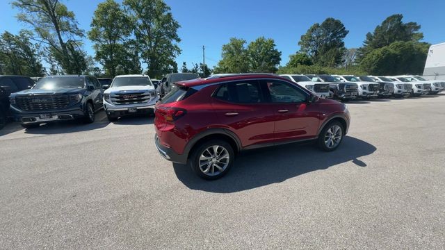 Buick Encore GX Vehicle Full-screen Gallery Image 08