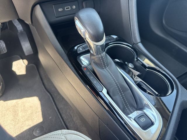 Buick Encore GX Vehicle Full-screen Gallery Image 15