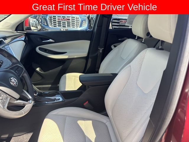 Buick Encore GX Vehicle Full-screen Gallery Image 19