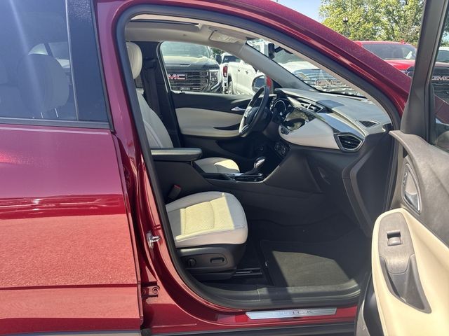 Buick Encore GX Vehicle Full-screen Gallery Image 28