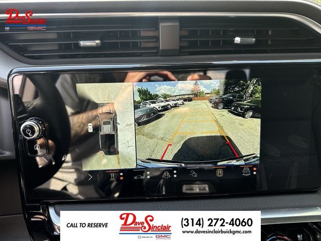 GMC Sierra 1500 Vehicle Full-screen Gallery Image 17