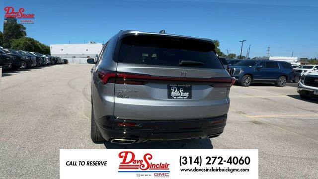 Buick Enclave Vehicle Full-screen Gallery Image 07
